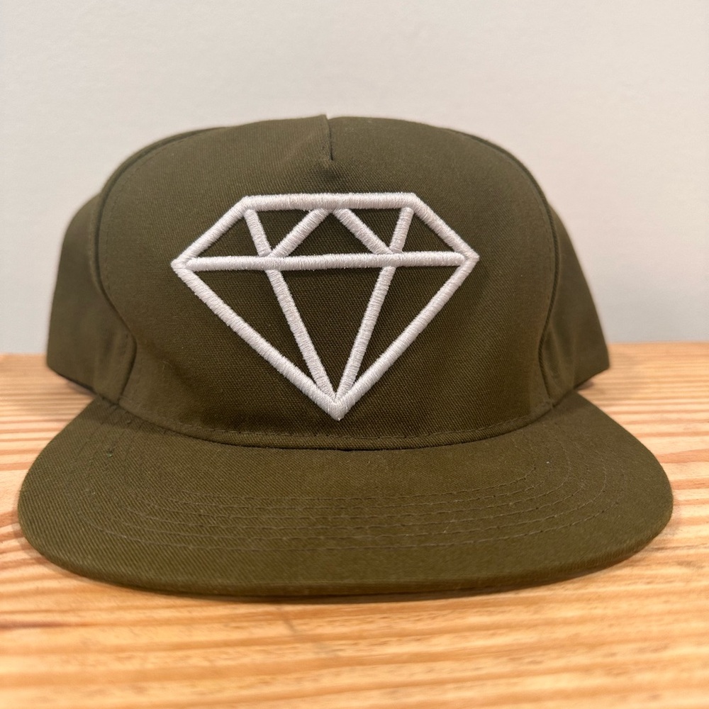 Green and White Snapback Hat with Diamond Supply Co Design